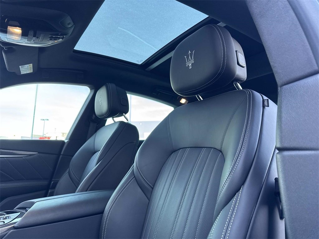 Used 2023 Maserati Levante GT image 18