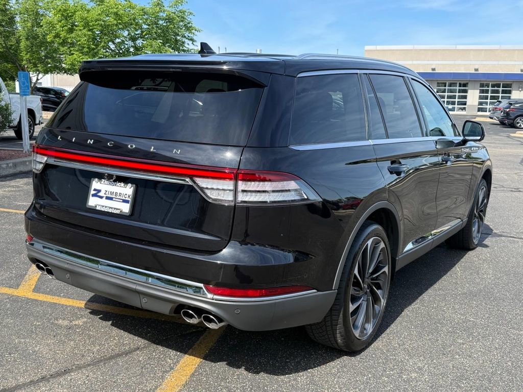 Used 2020 Lincoln Aviator Reserve w/ Equipment Group 202A AWD/4WD image 3