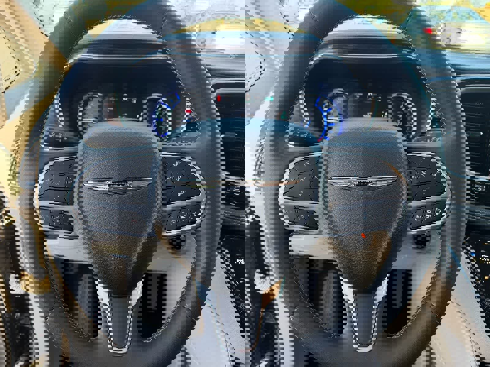 Used 2023 Chrysler Pacifica Limited image 14