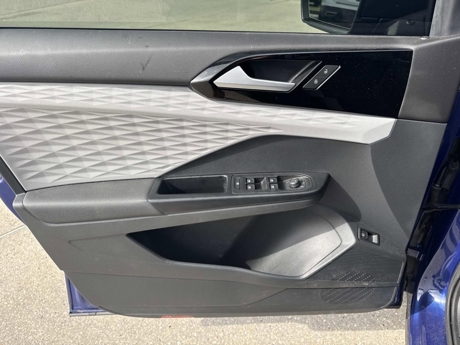 Used 2023 Volkswagen Taos S image 18