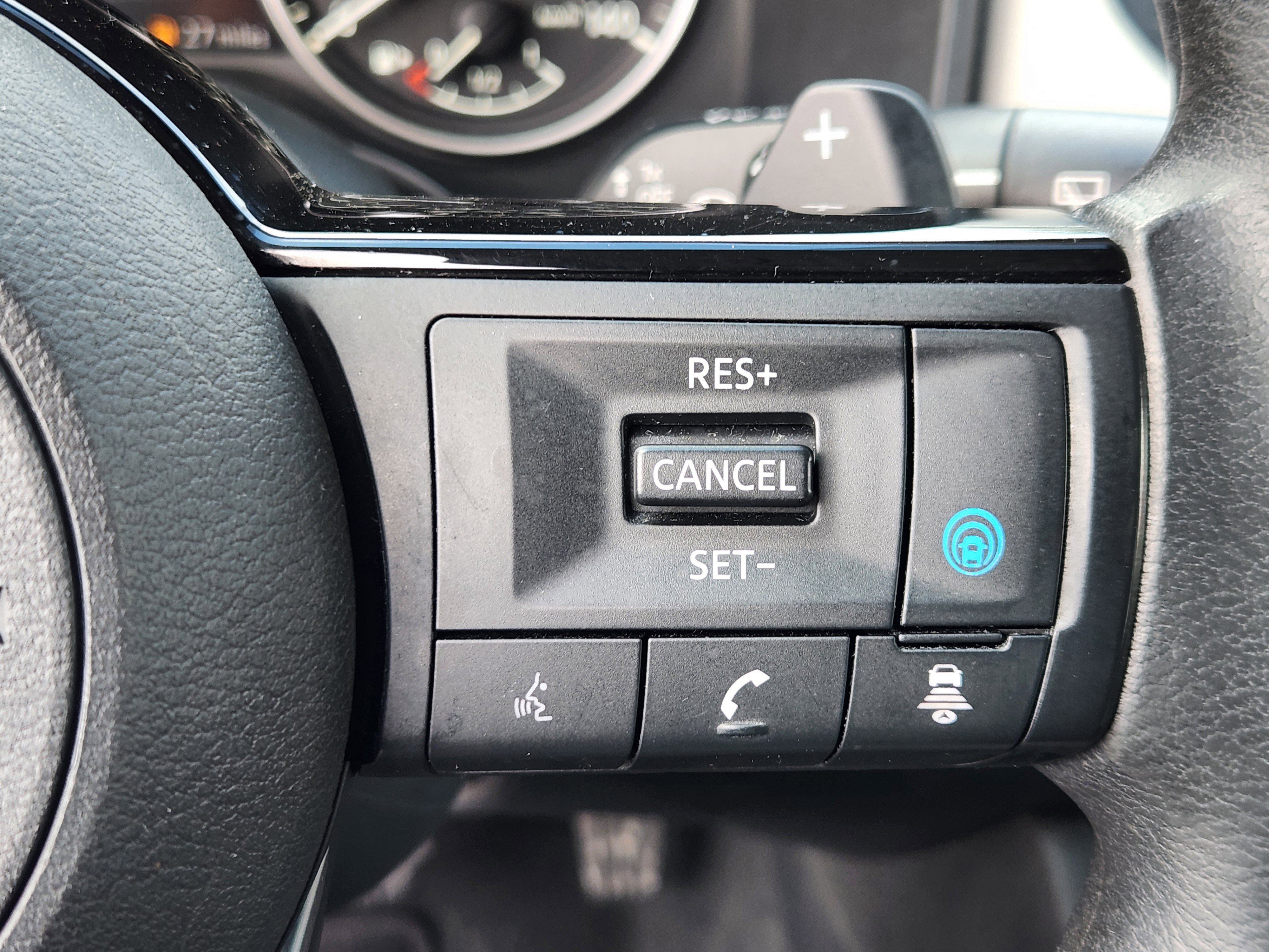 Used 2023 Nissan Rogue SV image 23