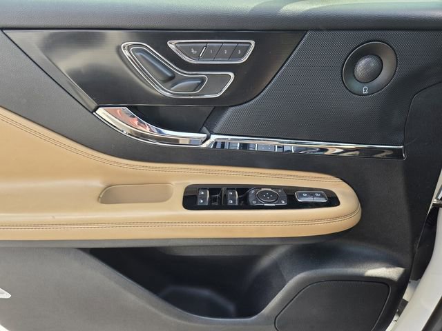 Used 2021 Lincoln Corsair Reserve w/ Equipment Group 201A image 30