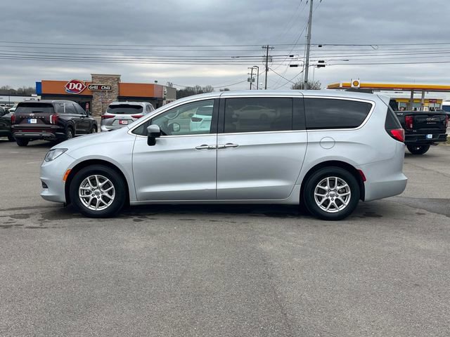 Used 2023 Chrysler Voyager LX FWD image 10