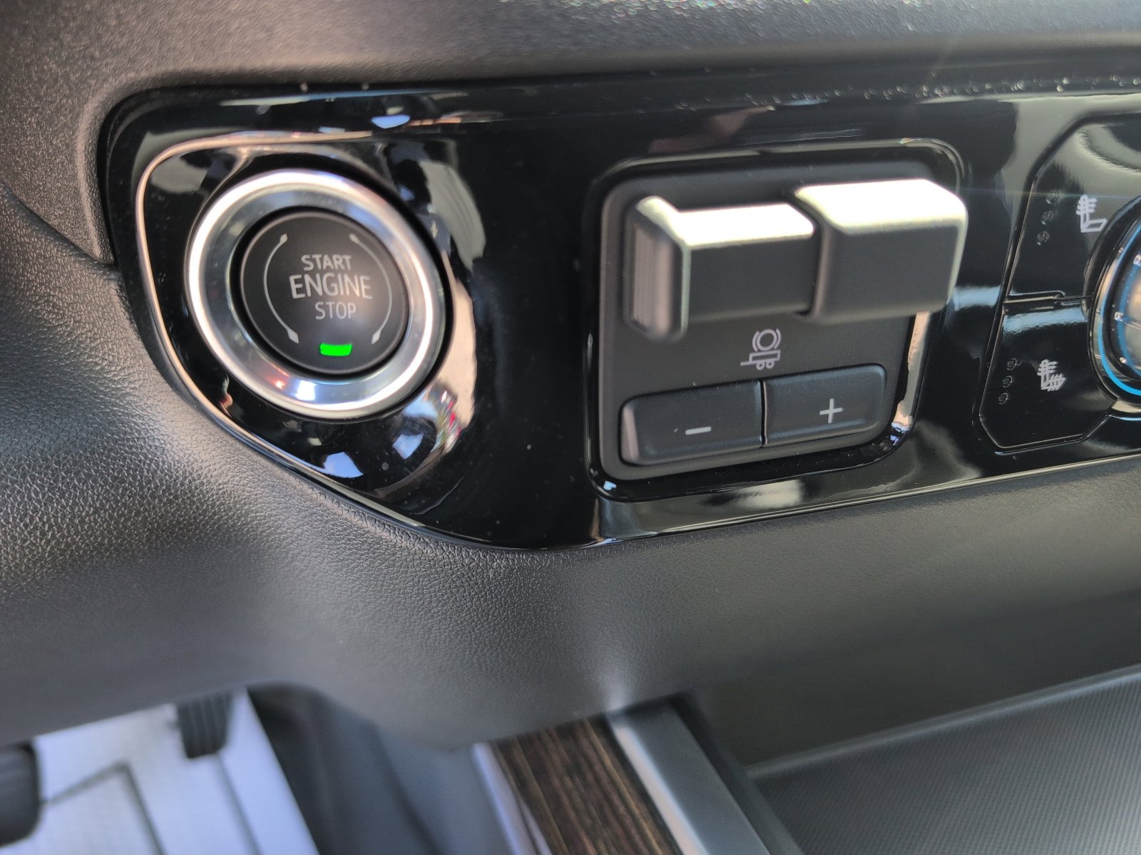 Used 2025 GMC Sierra 1500 Elevation w/ Elevation Premium Package image 28