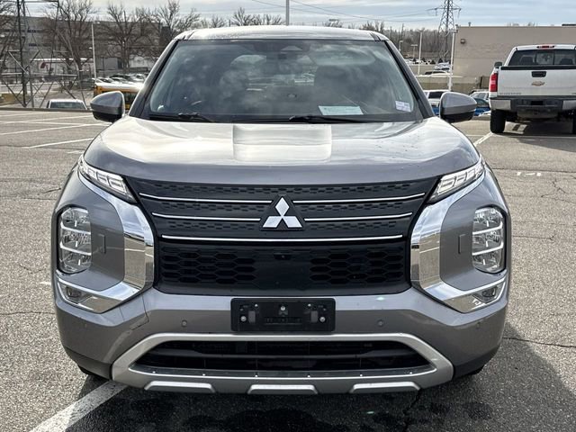 Used 2023 Mitsubishi Outlander SE image 28
