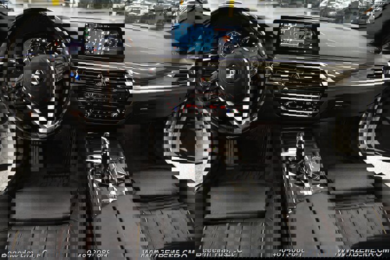 Used 2018 BMW 530e iPerformance image 16