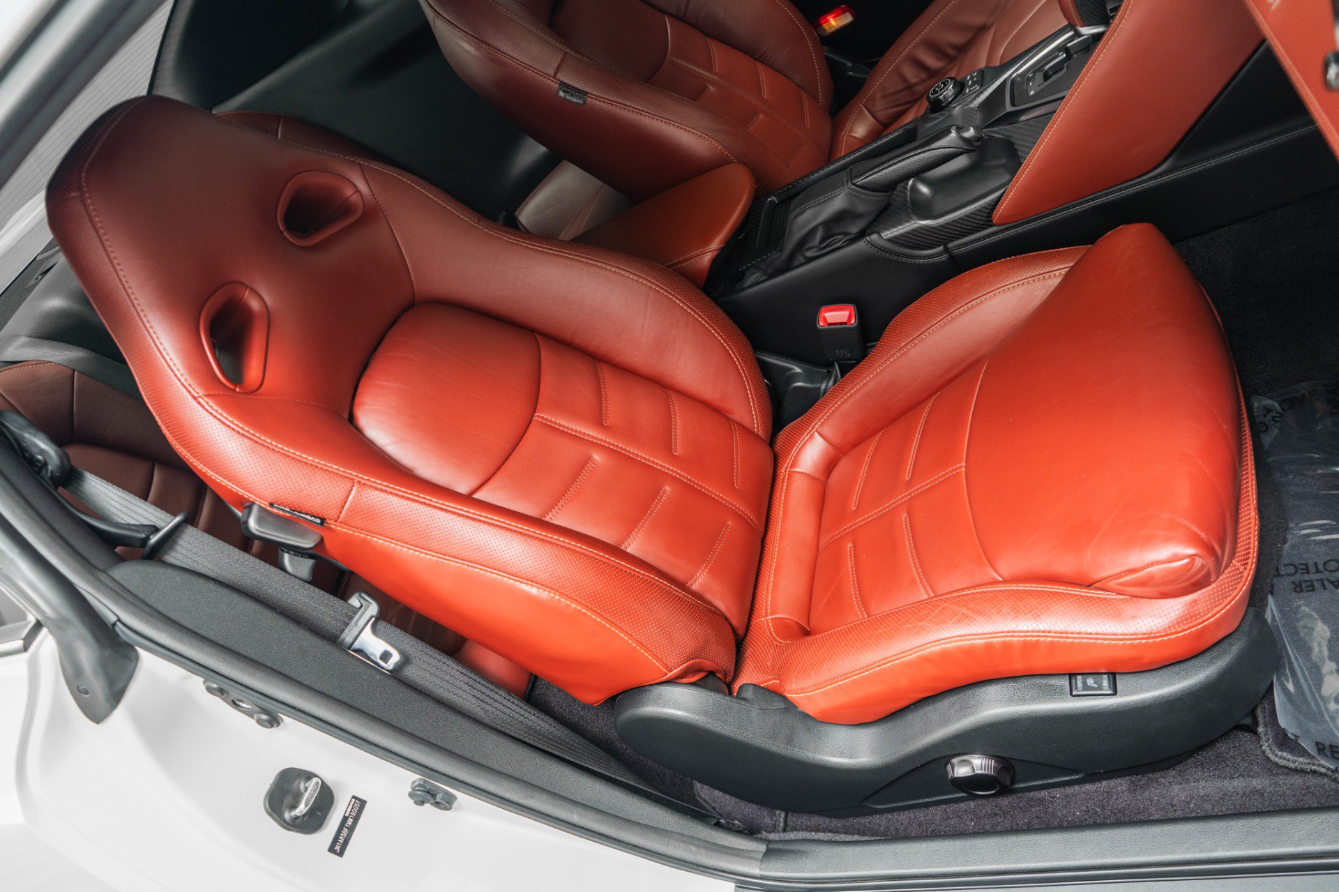 Used 2021 Nissan GT-R Premium AWD/4WD image 25