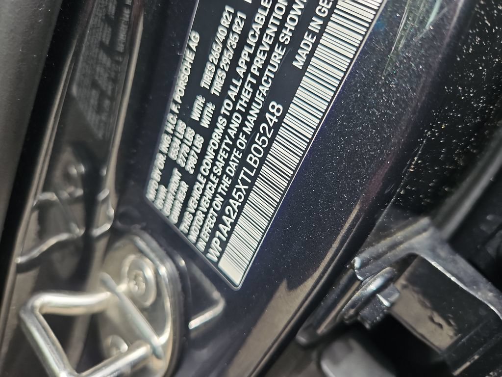 Certified 2026 Porsche Macan AWD/4WD image 14