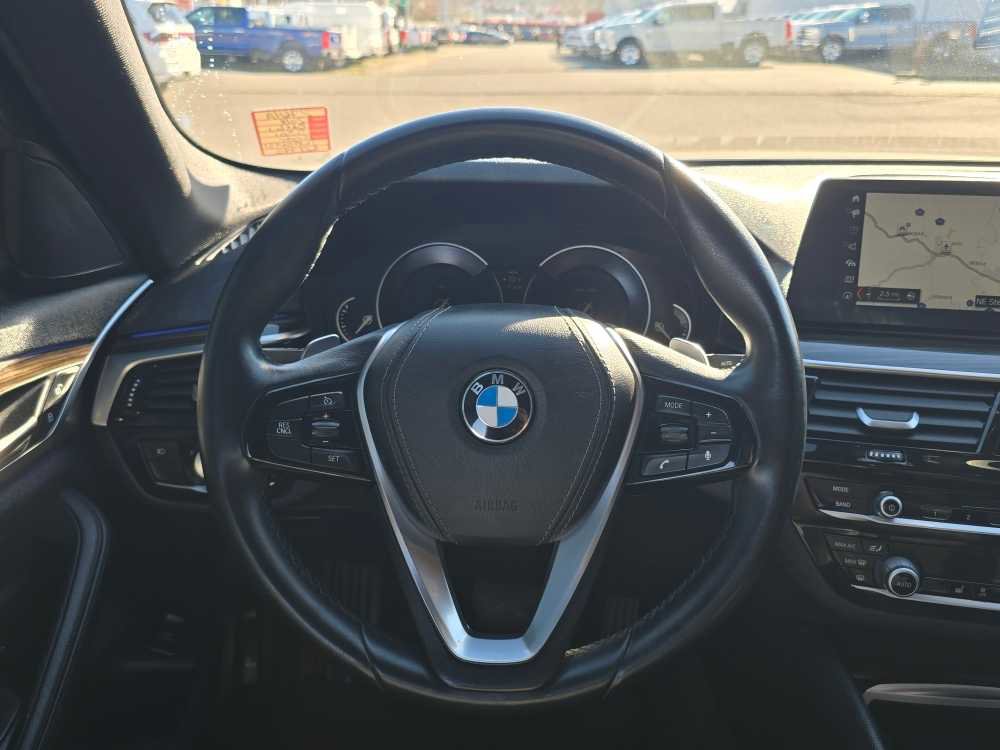 Used 2018 BMW 530i w/ Premium Package image 11