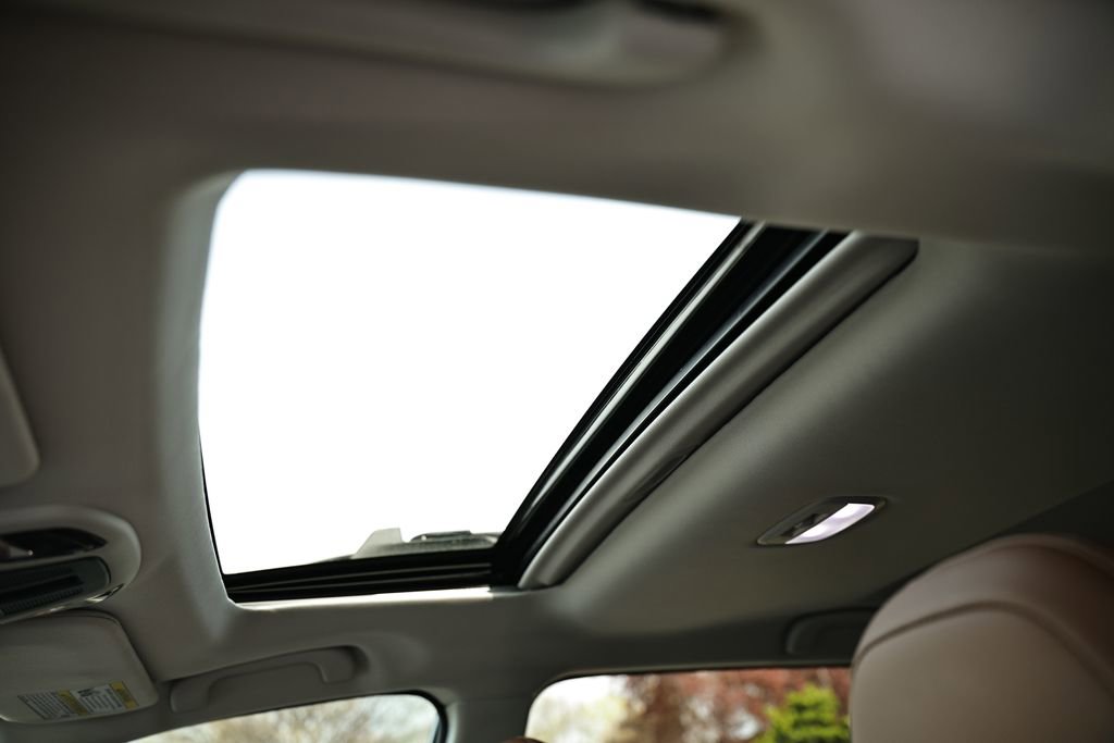 Used 2025 Subaru Outback Touring XT image 19