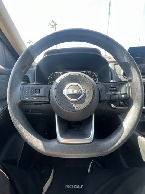 Used 2023 Nissan Rogue SV FWD image 10