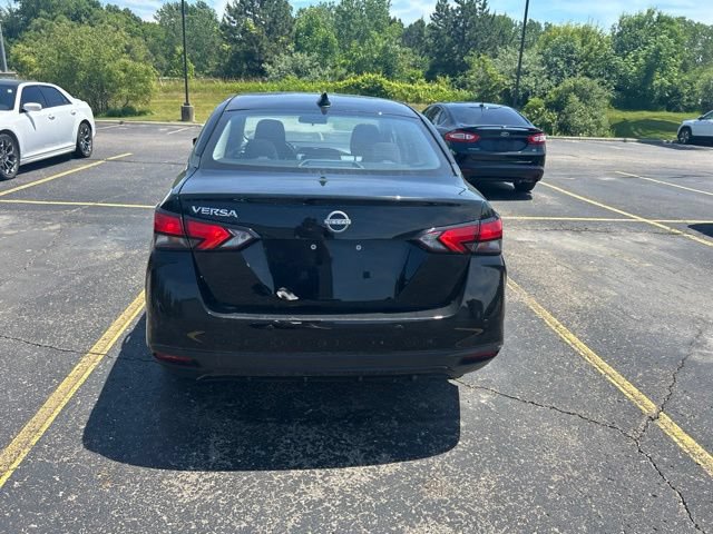 Used 2025 Nissan Versa SV FWD image 3