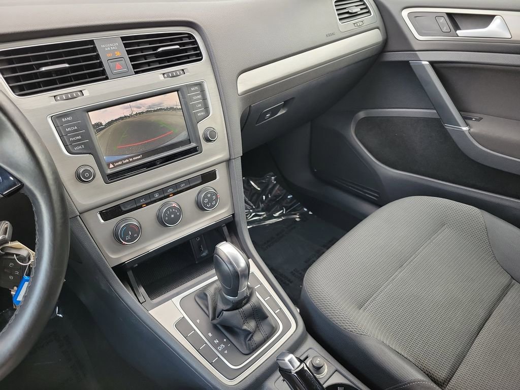 Used 2016 Volkswagen Golf S FWD image 30