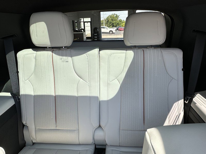 New 2026 Cadillac Vistiq Sport image 15