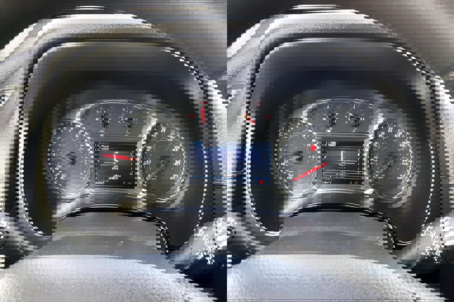 Used 2024 GMC Terrain SLE image 25