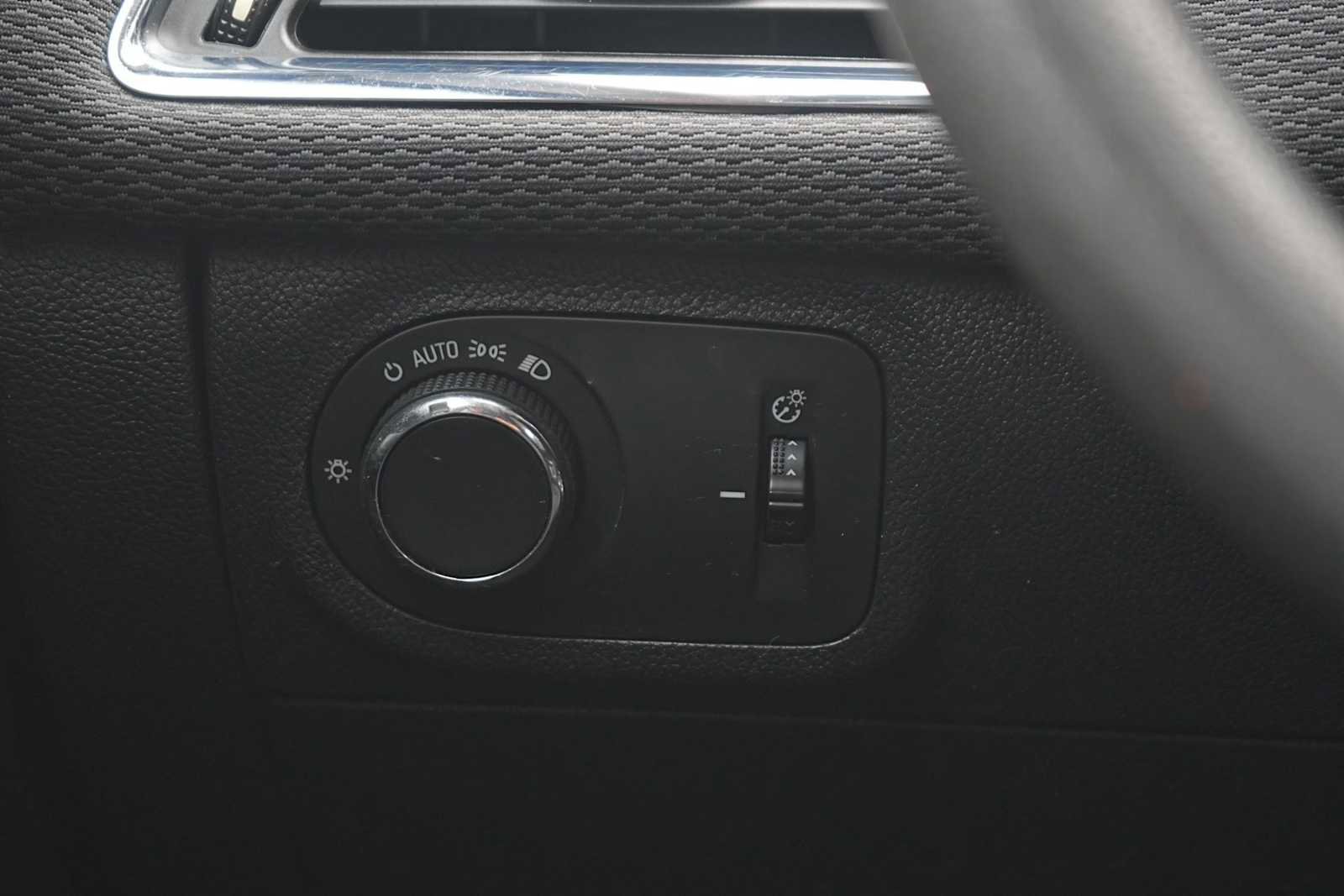 Used 2016 Chevrolet Cruze LT FWD image 23