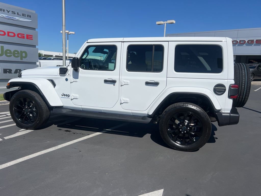Used 2025 Jeep Wrangler Unlimited Sahara AWD/4WD image 14
