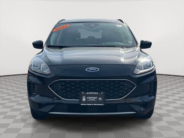 Used 2021 Ford Escape SE w/ Convenience Package AWD/4WD image 2