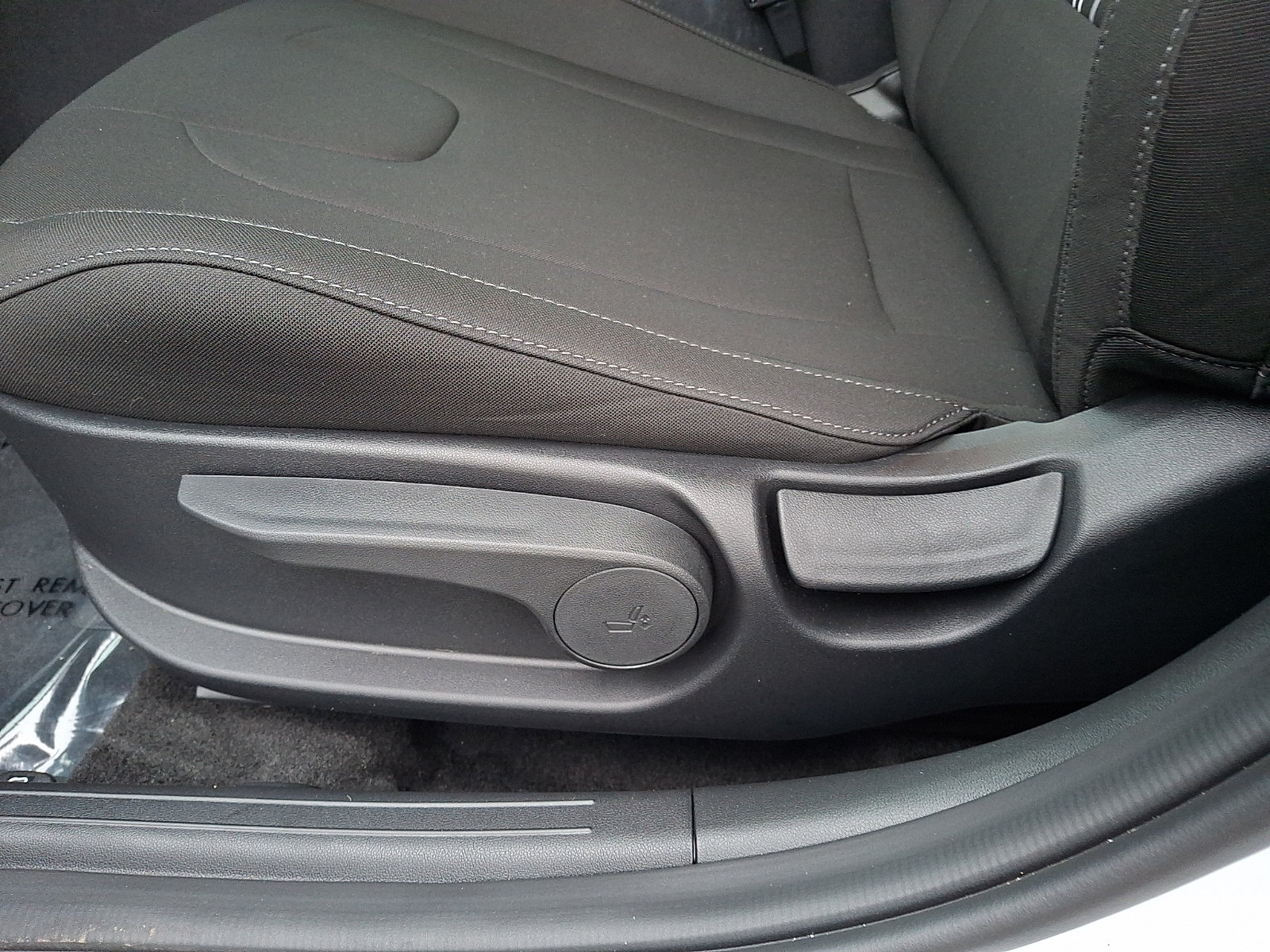 Used 2026 Hyundai Elantra Sport FWD image 14