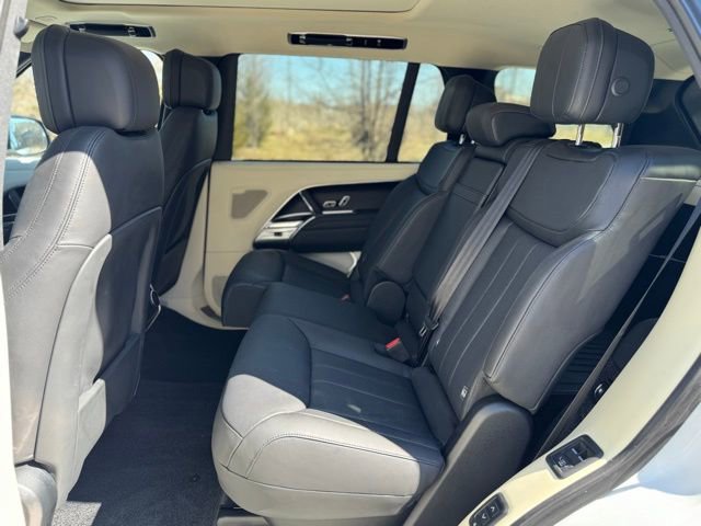 Used 2022 Land Rover Range Rover Long Wheelbase SE image 14
