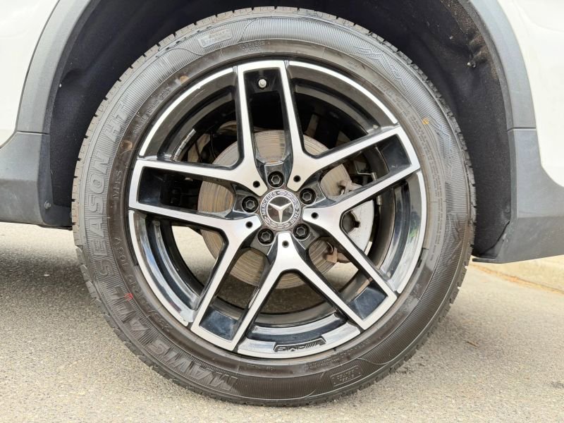 Used 2019 Mercedes-Benz GLC 300 4MATIC image 38