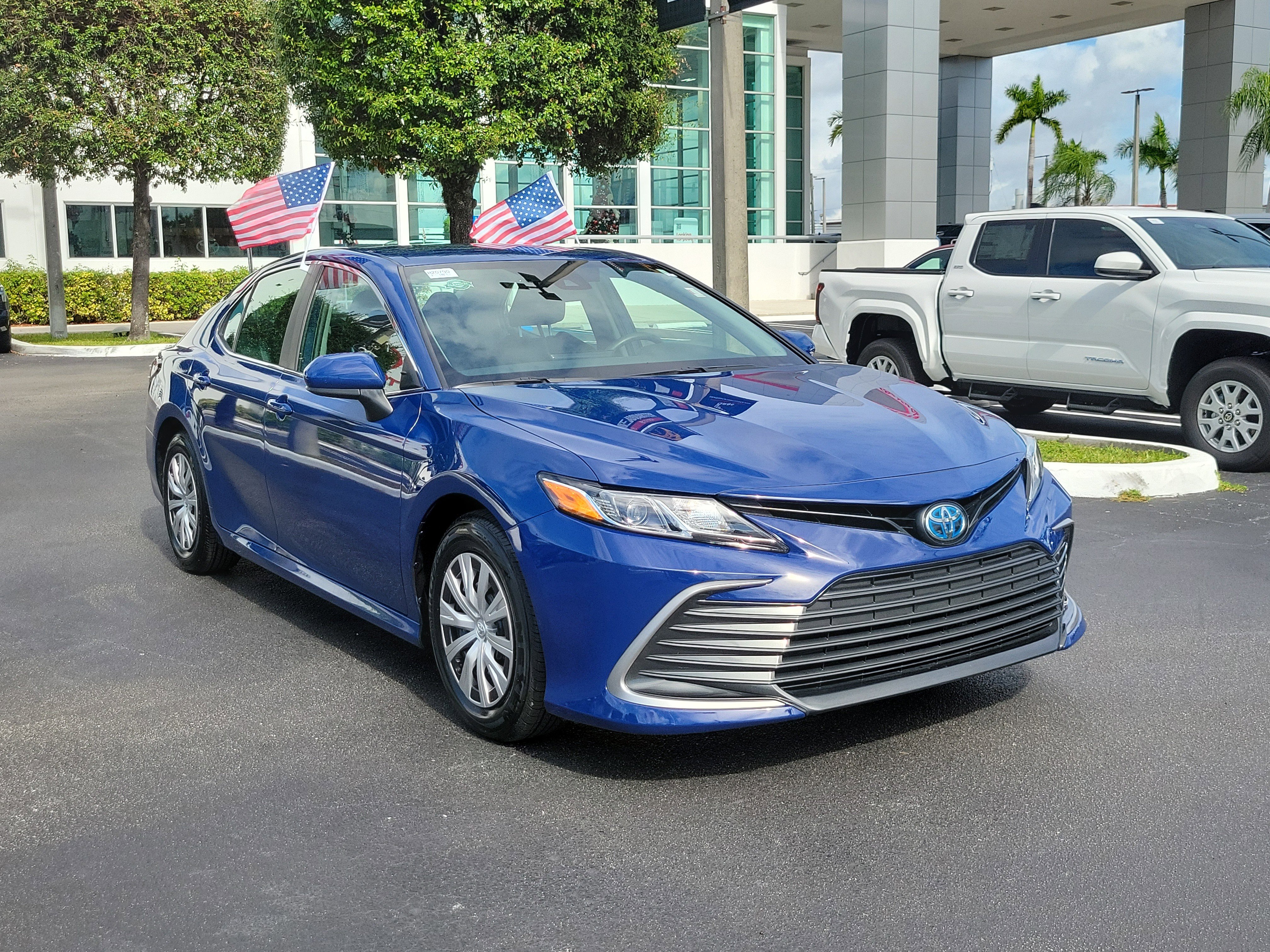 Used 2023 Toyota Camry LE image 2