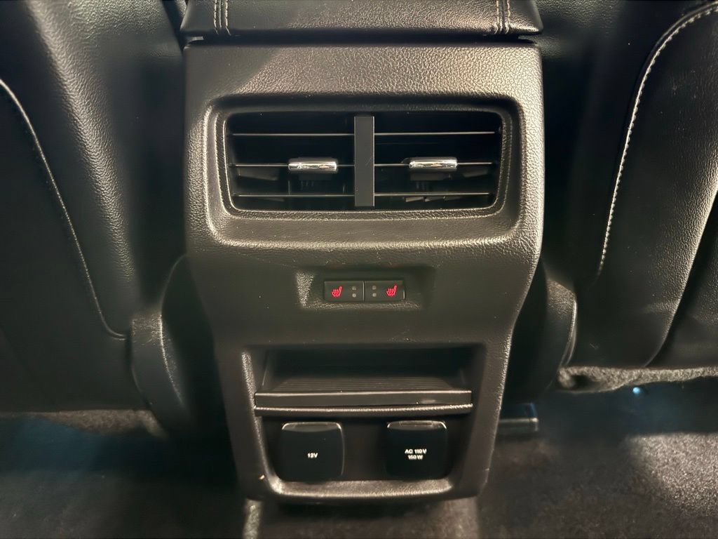 Used 2017 Ford Edge Titanium w/ Equipment Group 301A AWD/4WD image 29