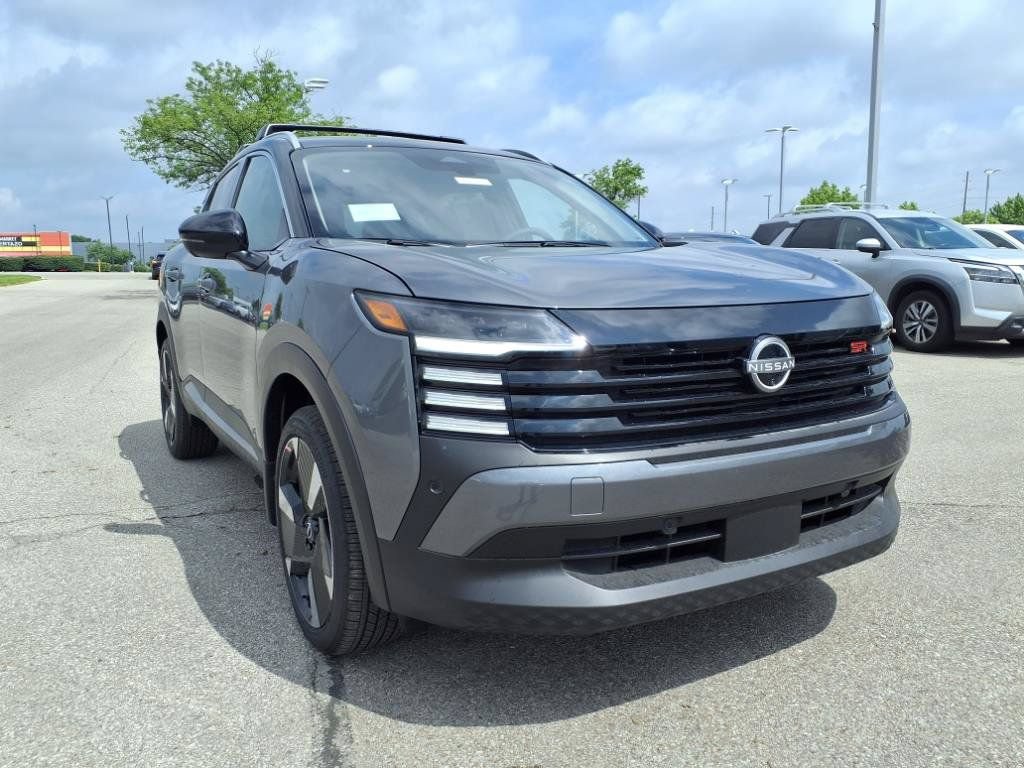 New 2025 Nissan Kicks SR AWD/4WD image 2