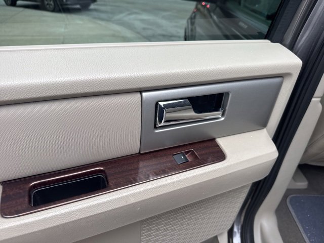 Used 2010 Ford Expedition Limited image 30