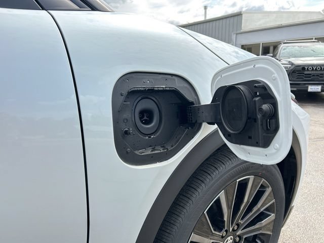 New 2026 Toyota C-HR AWD/4WD image 17