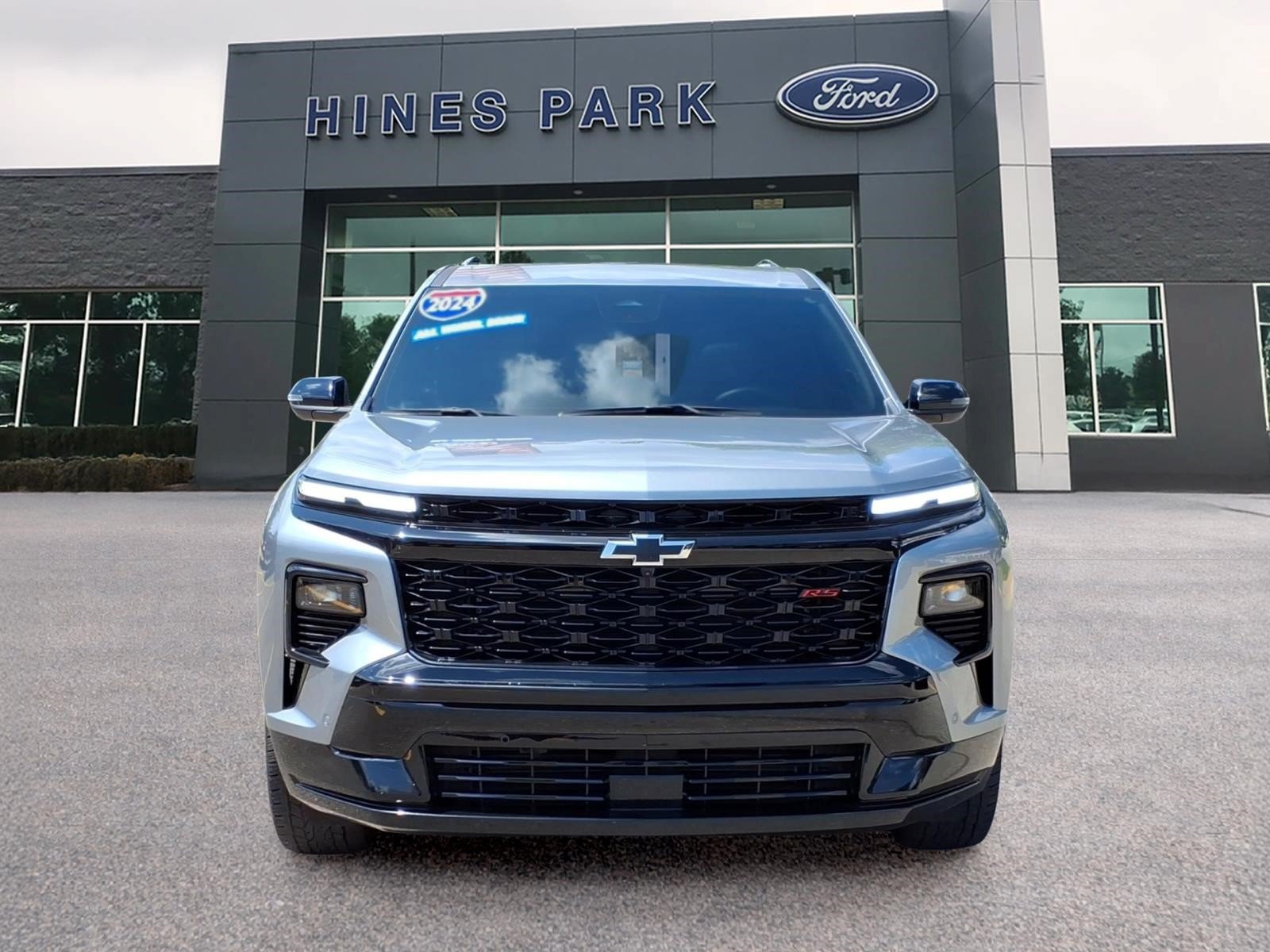Used 2024 Chevrolet Traverse RS AWD/4WD image 2