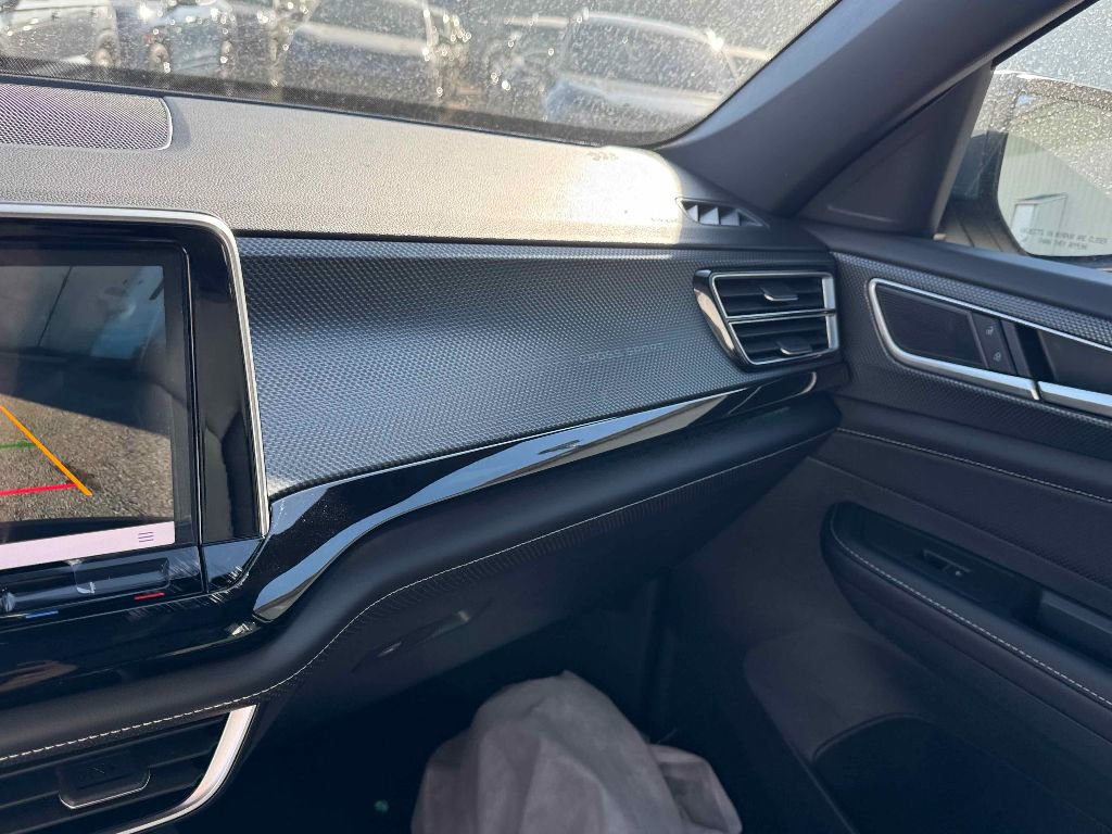 New 2026 Volkswagen Atlas Cross Sport SEL image 18