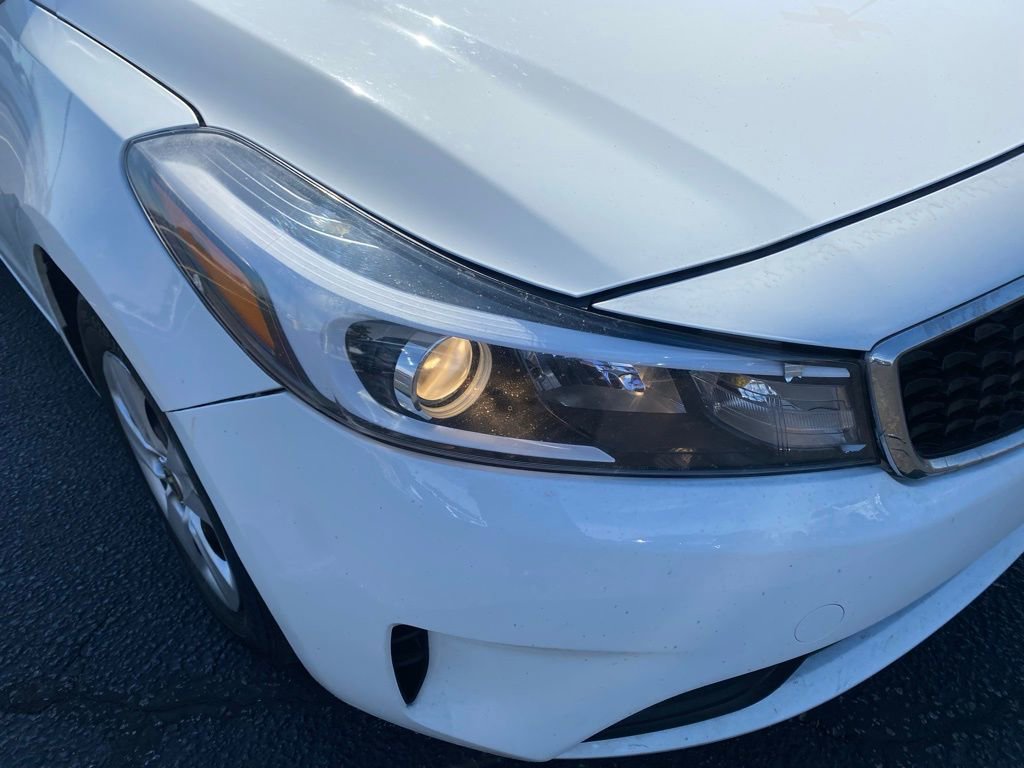 Used 2017 Kia Forte LX FWD image 3