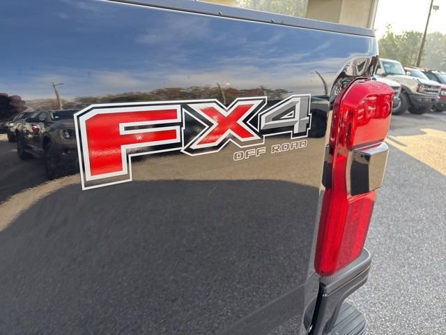 New 2026 Ford F350 Platinum w/ FX4 Off-Road Package image 8
