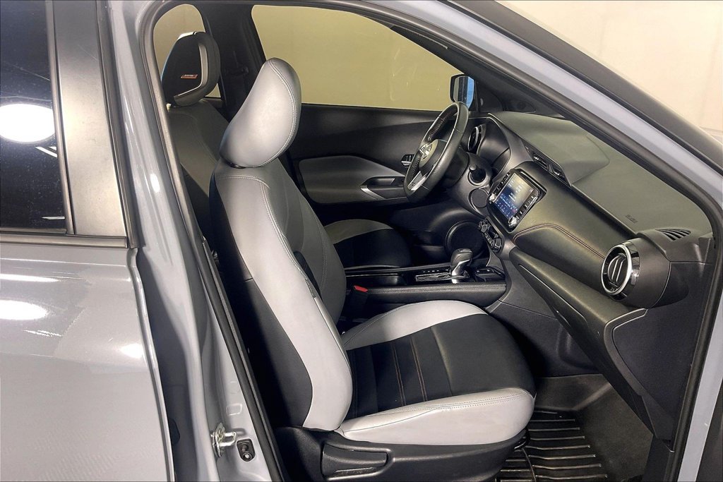 Used 2024 Nissan Kicks SR w/ SR Premium Package FWD image 9