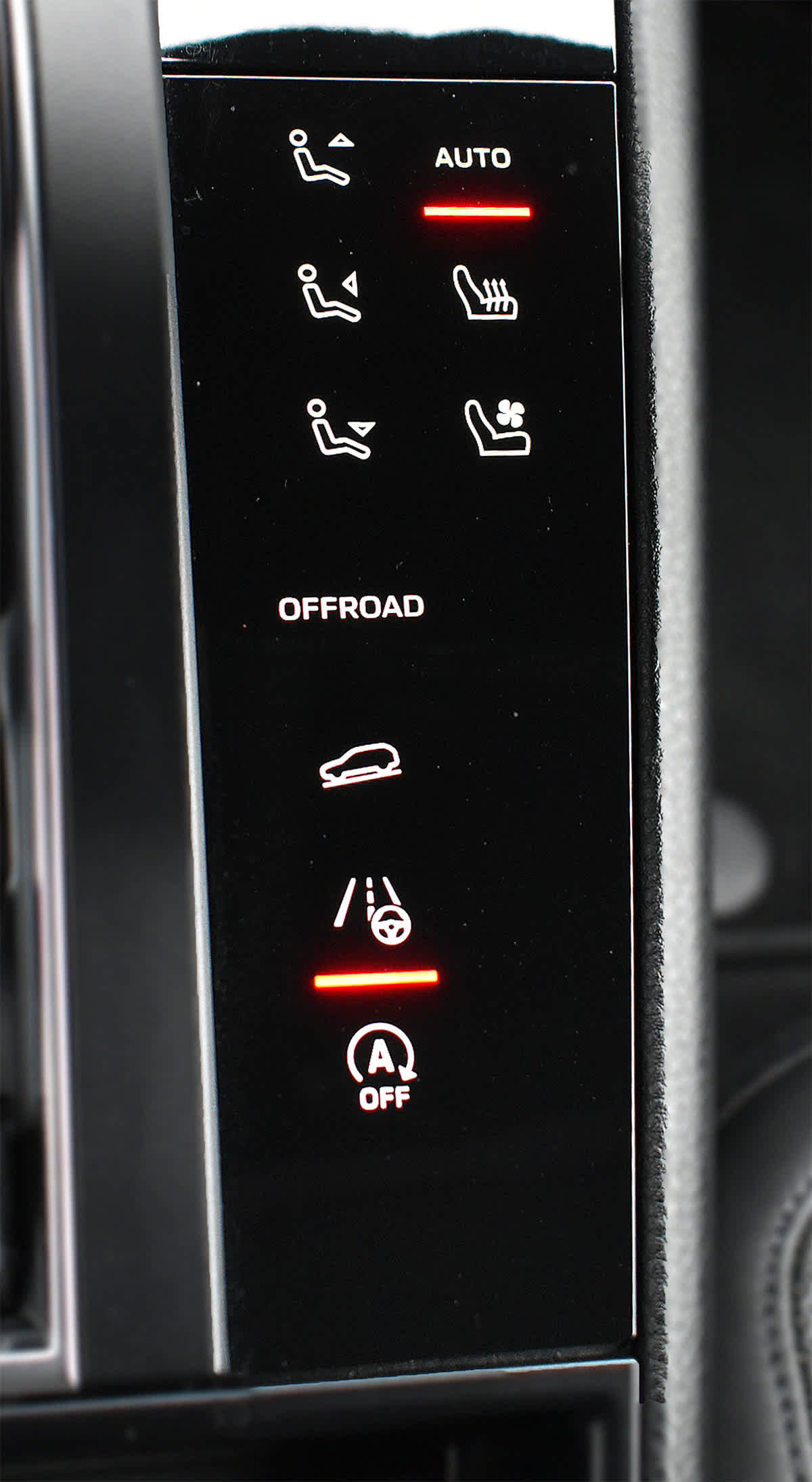 Used 2023 Porsche Macan T image 26