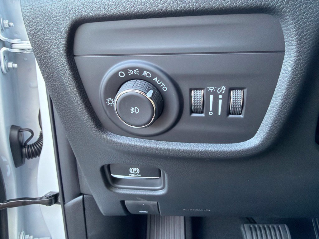 New 2026 Jeep Grand Cherokee L Limited AWD/4WD image 27