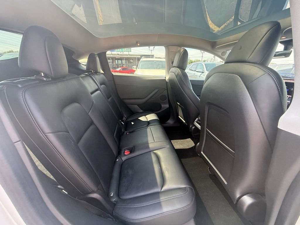 Used 2021 Tesla Model Y Long Range image 1