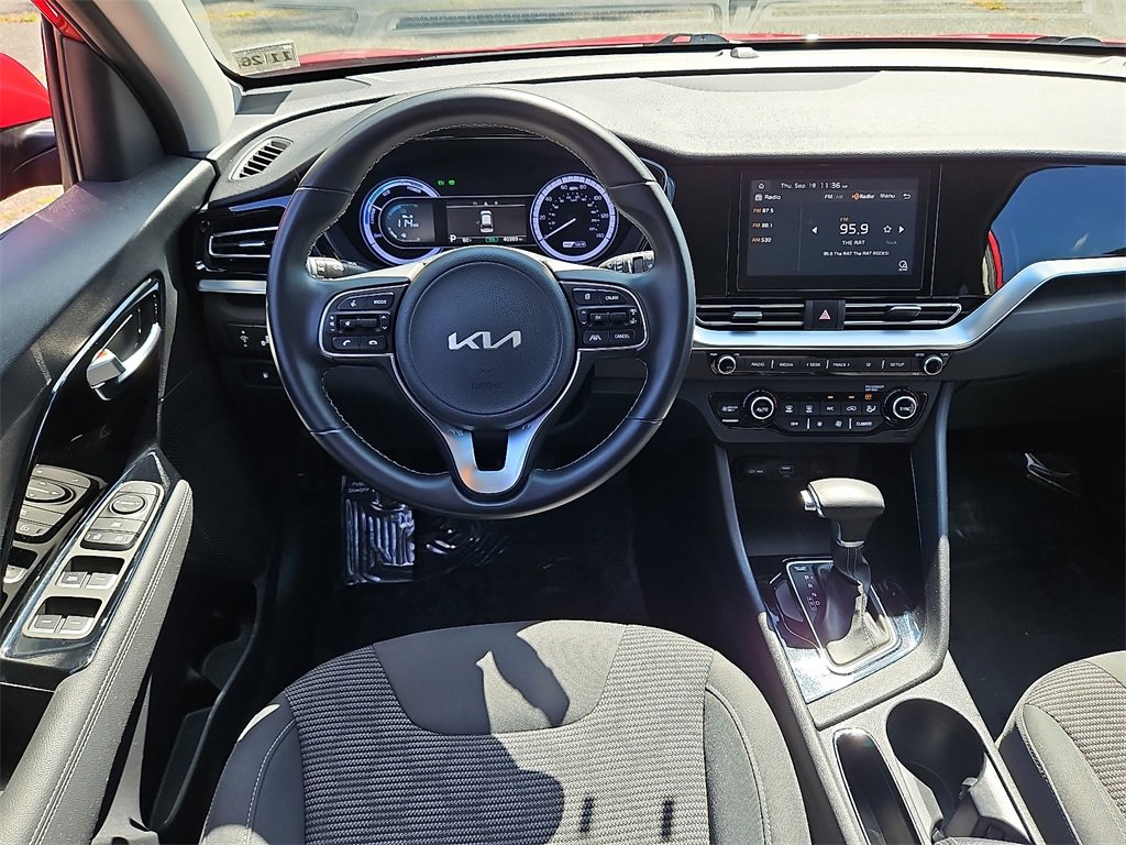 Certified 2022 Kia Niro LXS image 12
