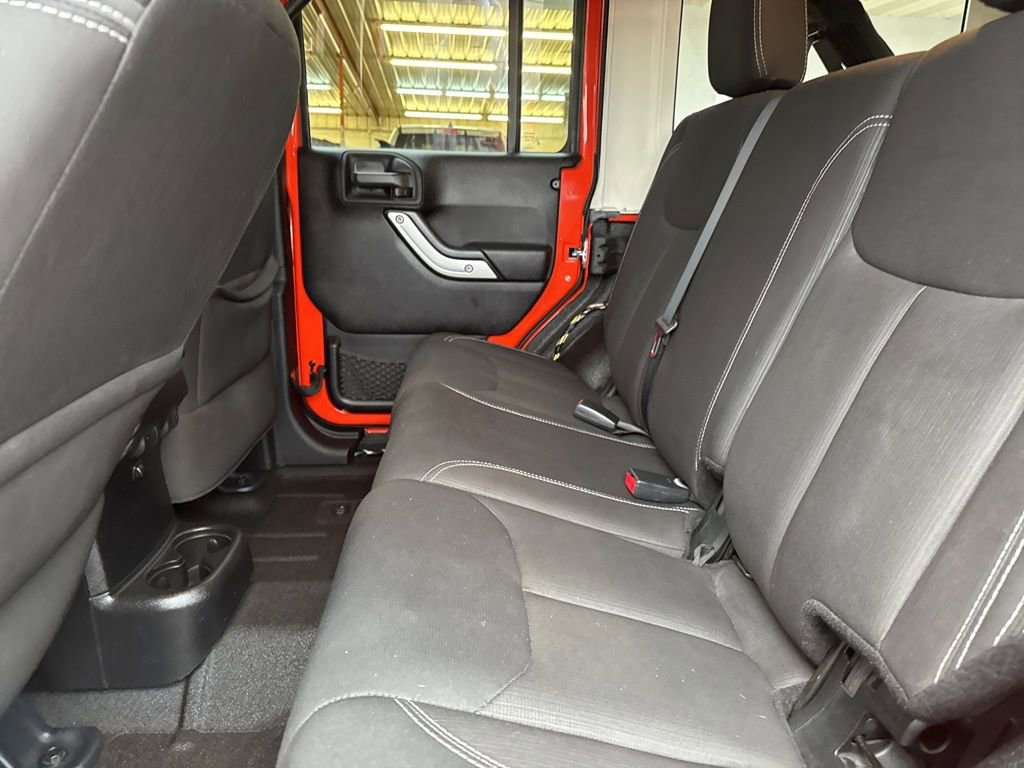 Used 2015 Jeep Wrangler Unlimited Sahara w/ Max Tow Package image 12