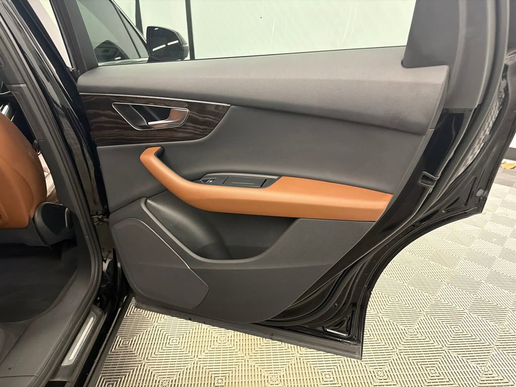 Used 2021 Audi Q7 2.0T Premium w/ Convenience Package image 18