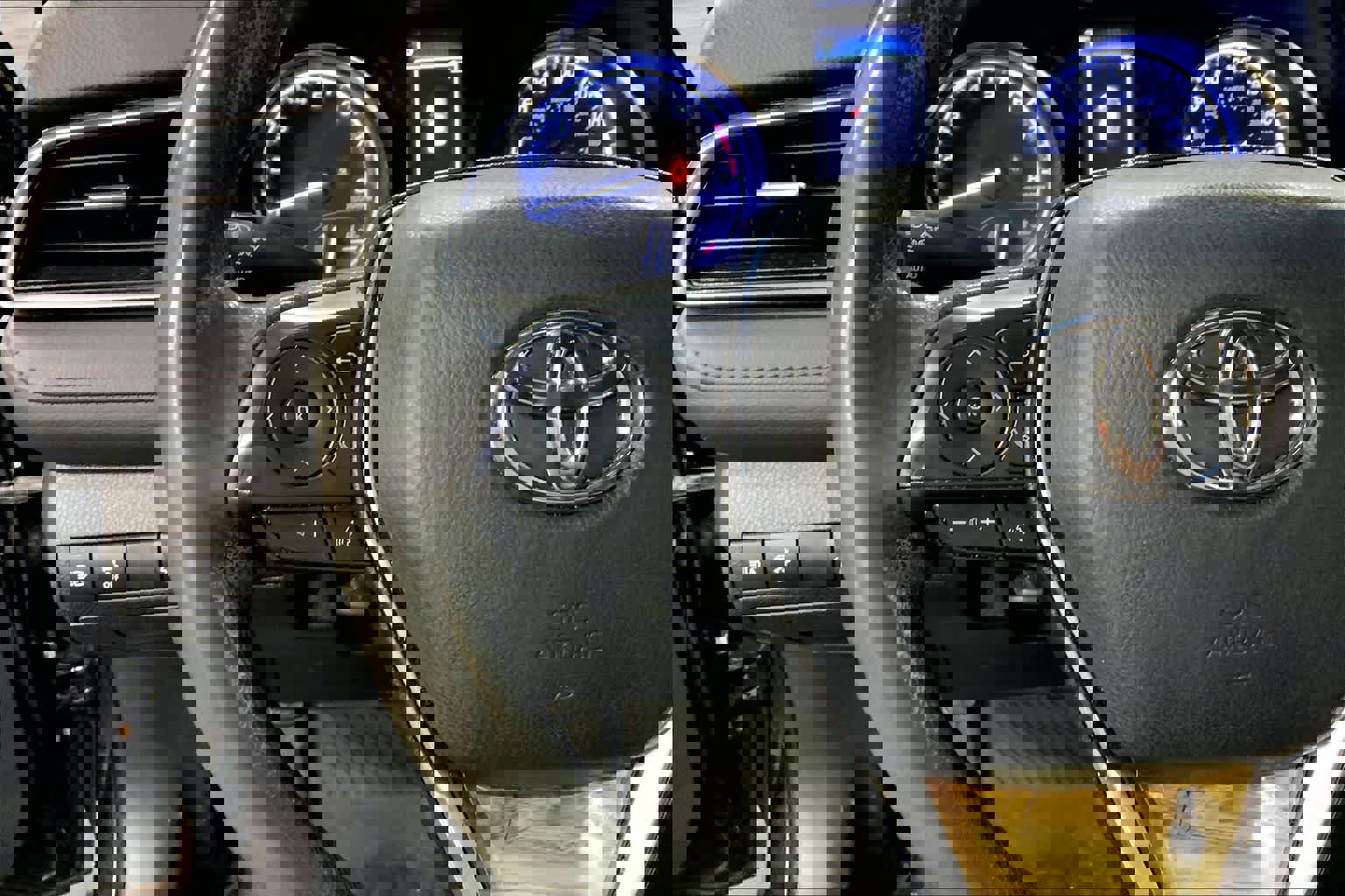 Used 2019 Toyota Camry LE image 23