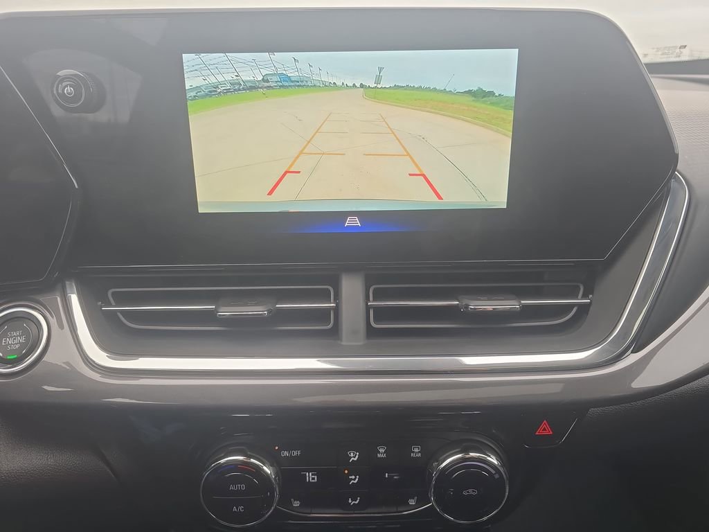 Used 2025 Chevrolet Trax ACTIV w/ Sunroof Package FWD image 22