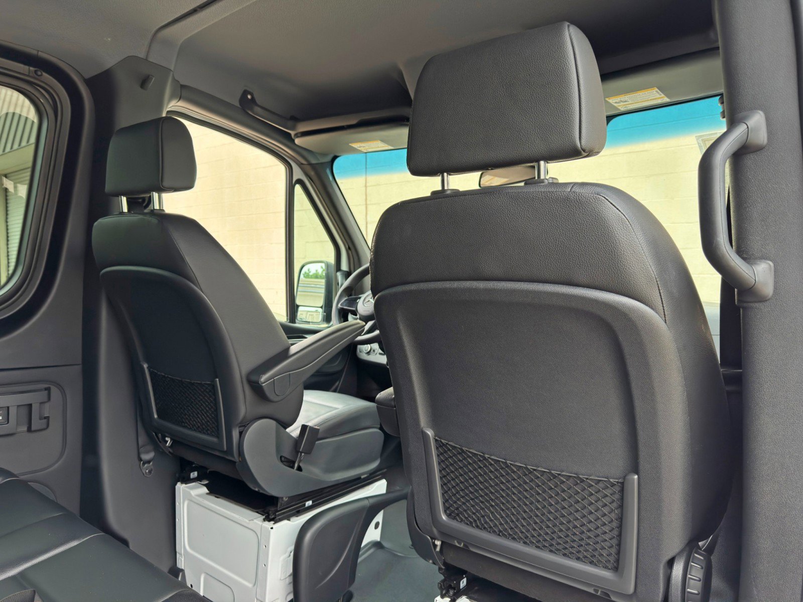 Used 2020 Mercedes-Benz Sprinter 2500 image 28