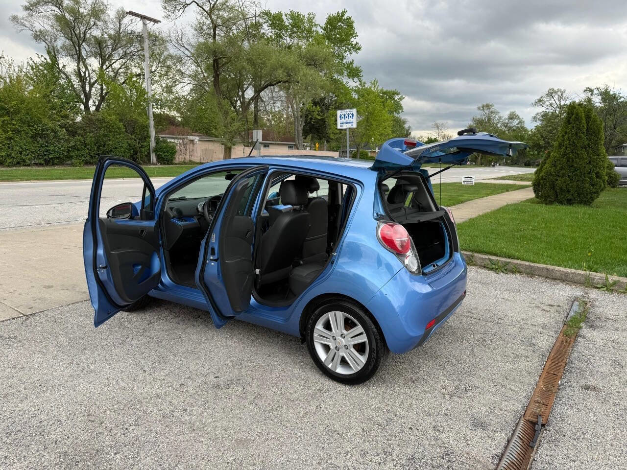 Used 2015 Chevrolet Spark LT FWD image 12