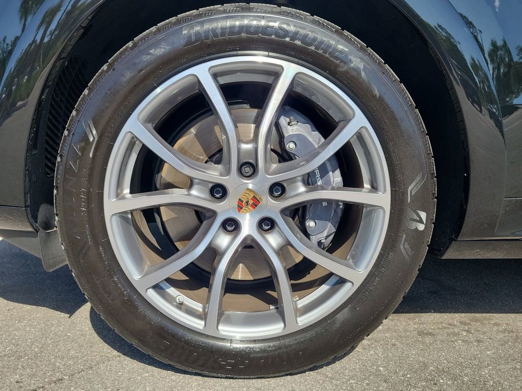 Certified 2025 Porsche Cayenne image 11