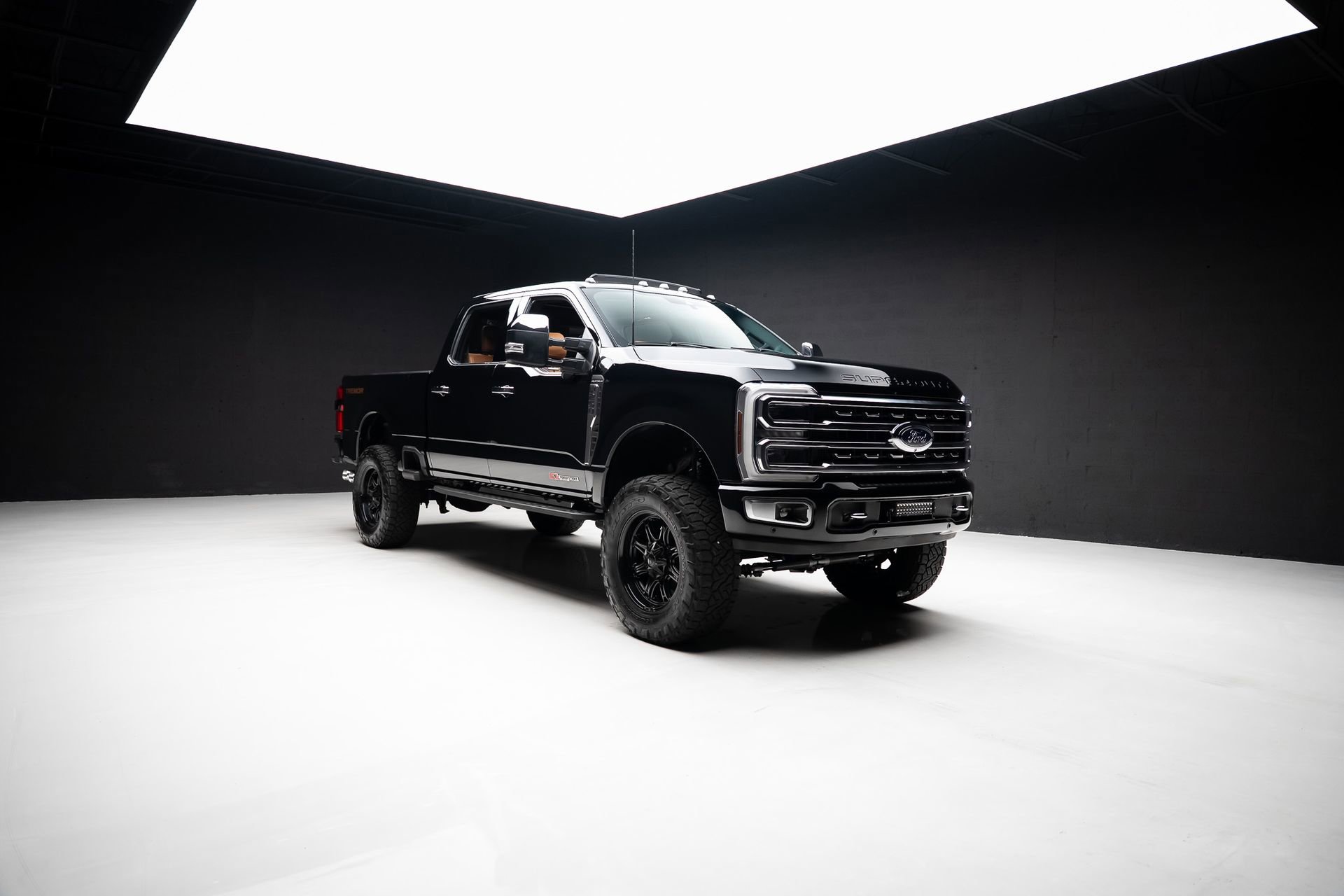 Used 2024 Ford F250 Platinum w/ Tremor Off-Road Package image 92