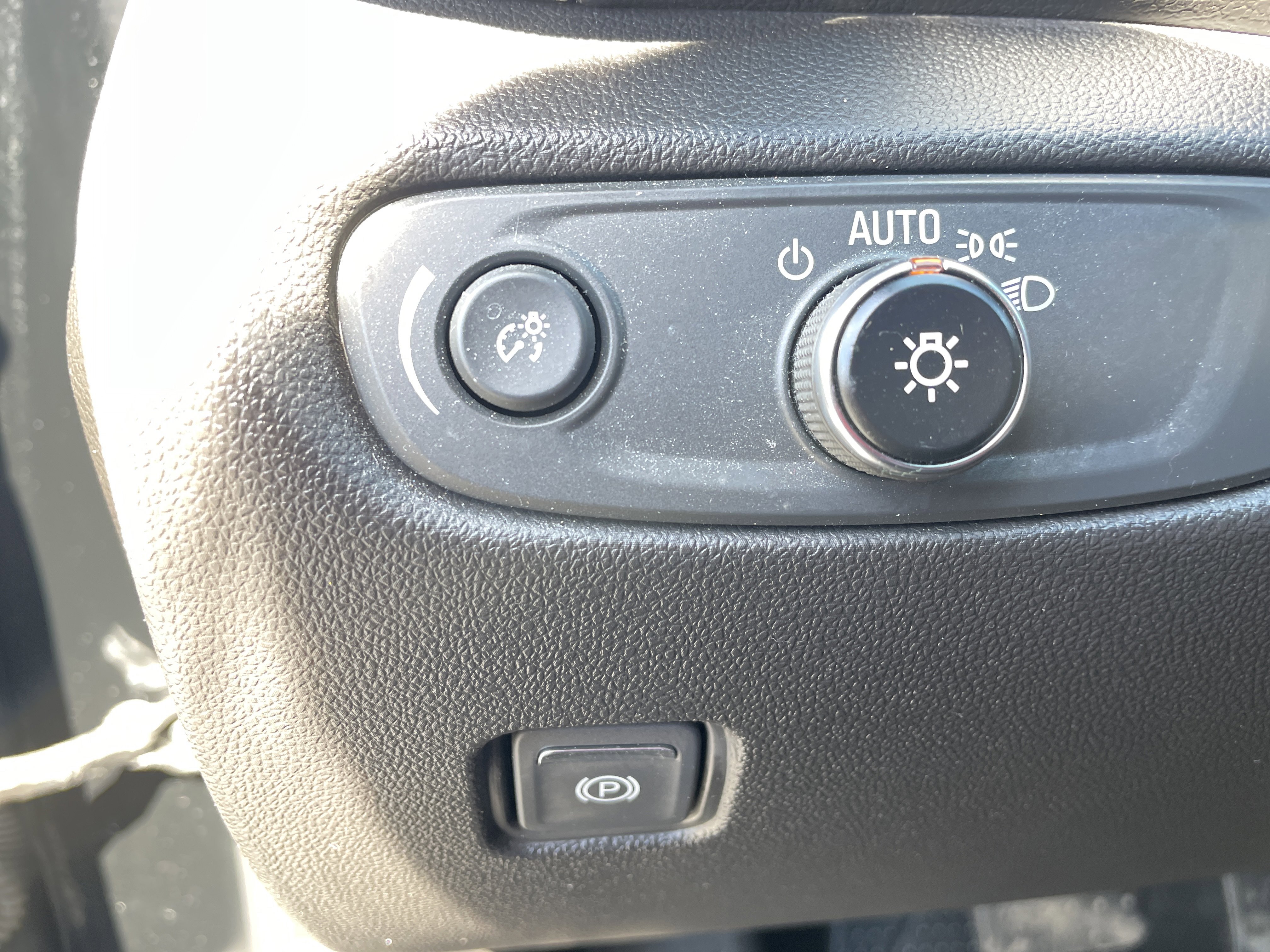 Certified 2023 Chevrolet Blazer LT w/ Convenience Package AWD/4WD image 33