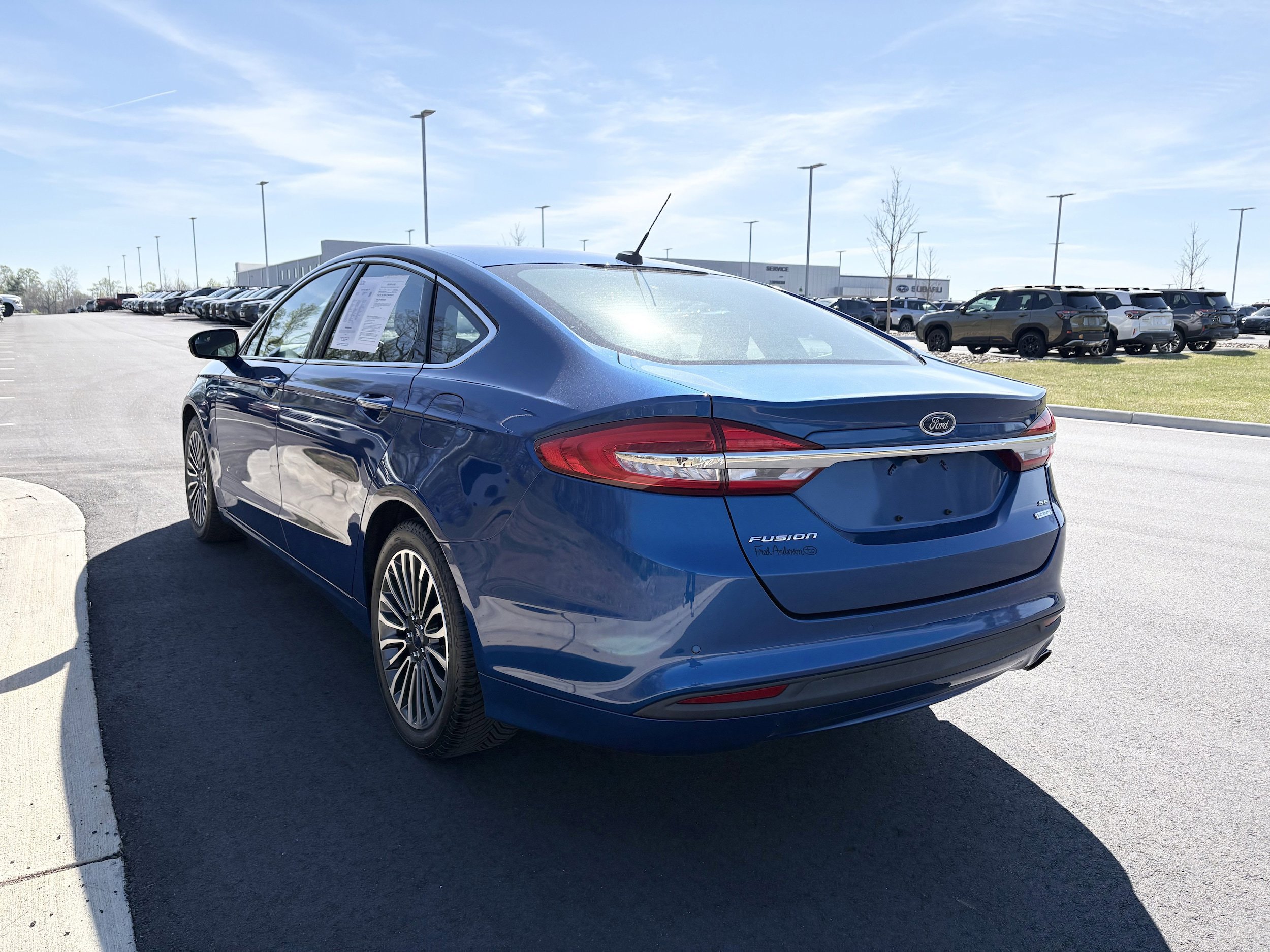 Used 2017 Ford Fusion SE w/ Fusion SE Technology Package image 6