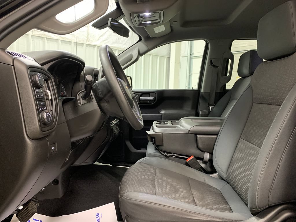 Used 2019 Chevrolet Silverado 1500 Custom w/ Custom Value Package AWD/4WD image 16